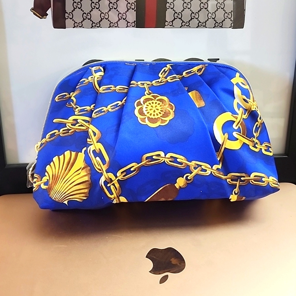 NWOT Estee Lauder makeup bag